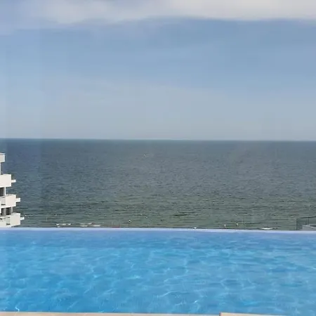 Infinity Pool & 아파트 *